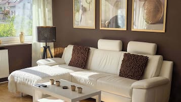 Fernseher, Stereoanlage, Arbeitsbereiche