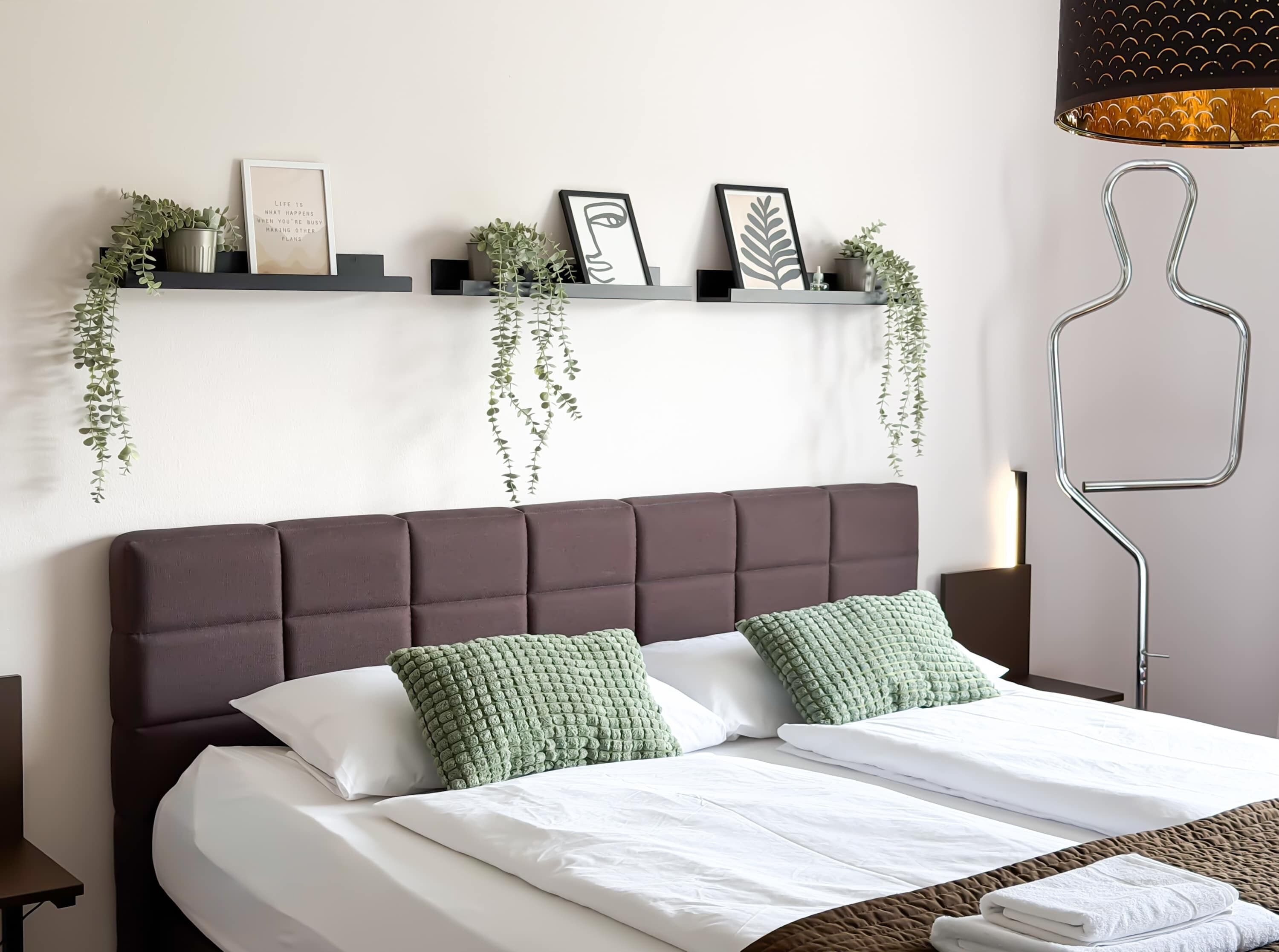 3 Schlafzimmer, Schreibtisch, Bügeleisen/Bügelbrett, WLAN