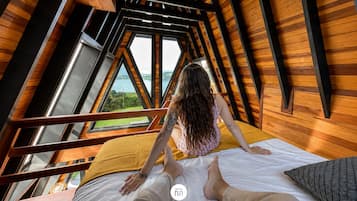 Honeymoon Chalet | Premium bedding, free WiFi, individually decorated
