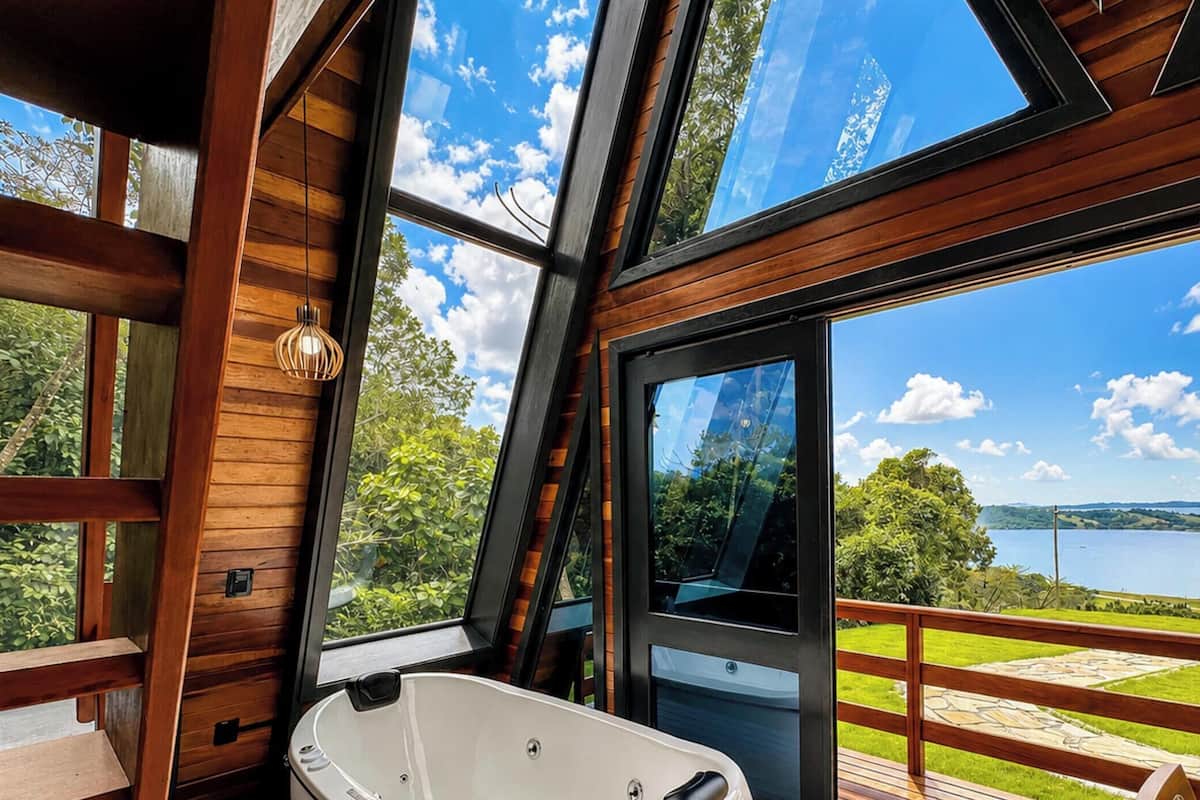 Honeymoon Chalet | Lake view