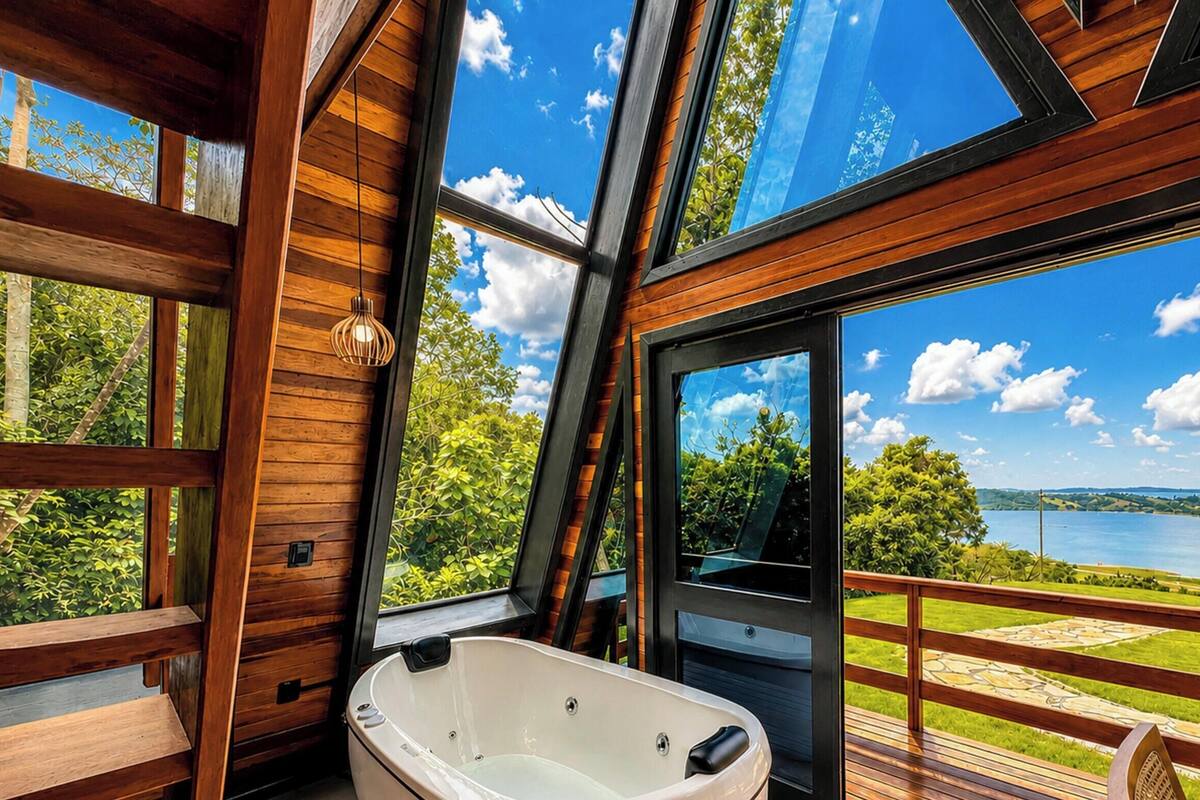 Honeymoon Chalet | Private spa tub