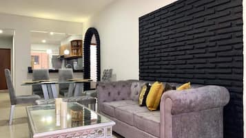 Apartamento, 4 quartos, para fumantes, sacada | Sala de estar