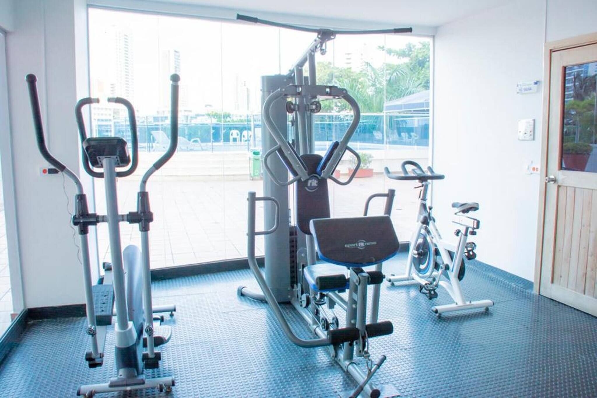 Appartement, 4 chambres, fumeur, balcon | Studio de fitness