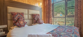 Saver Double With River View Palette Regency