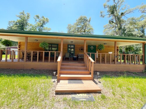 The Cabin at Oakwood Acres in Fort White, newly renovated