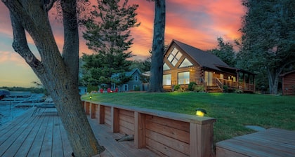 Lakefront Log Cabin - Sunset + Docks & Outdoor Fun