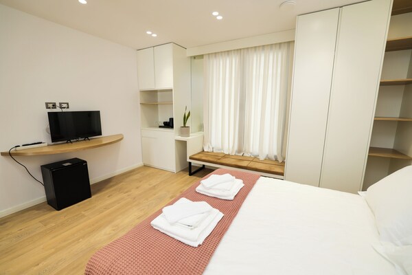 Noni Guesthouse - Tirana
