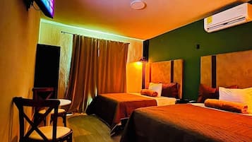 Double Room | Laptop workspace, blackout curtains, iron/ironing board, free WiFi