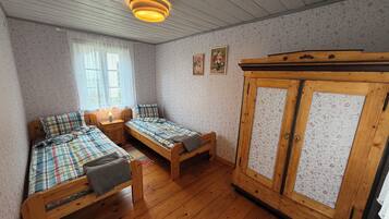 2 bedrooms, WiFi, bed sheets
