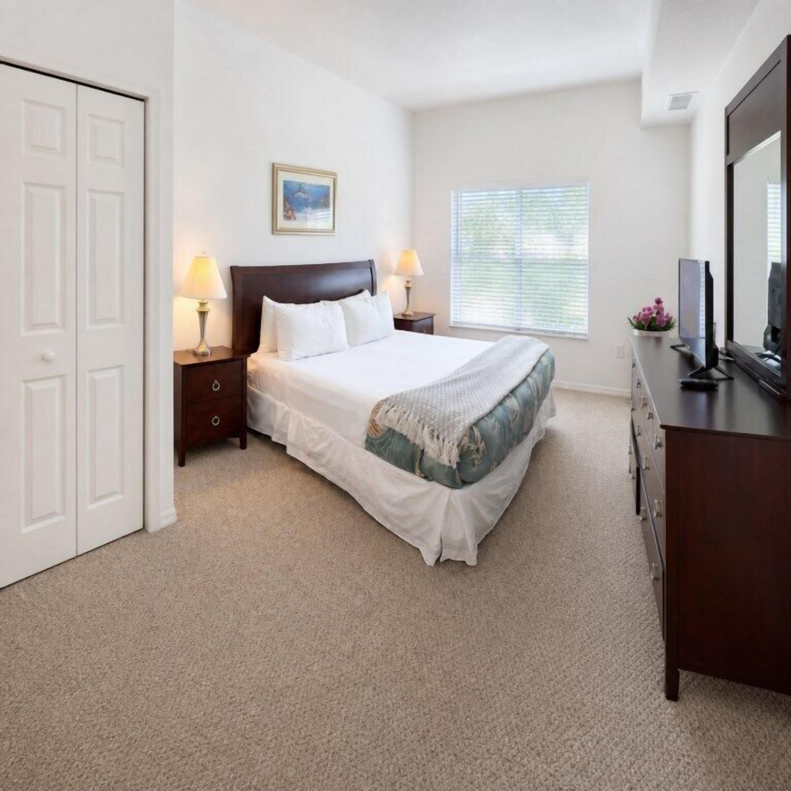 4 bedrooms, iron/ironing board, WiFi