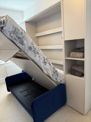 Room - 2 Bedroom self contained rooms in Central Christchurch (Christchurch)