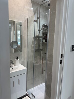 Bathroom - 2 Bedroom self contained rooms in Central Christchurch (Christchurch)