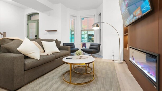Unclassified image, 1 of 46, button - Boutique 3BR Retreat • Sleeps 7 • Free Parking (Toronto)