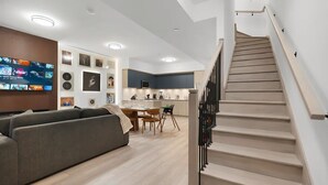 Unclassified image, 4 of 46, button - Boutique 3BR Retreat • Sleeps 7 • Free Parking (Toronto)