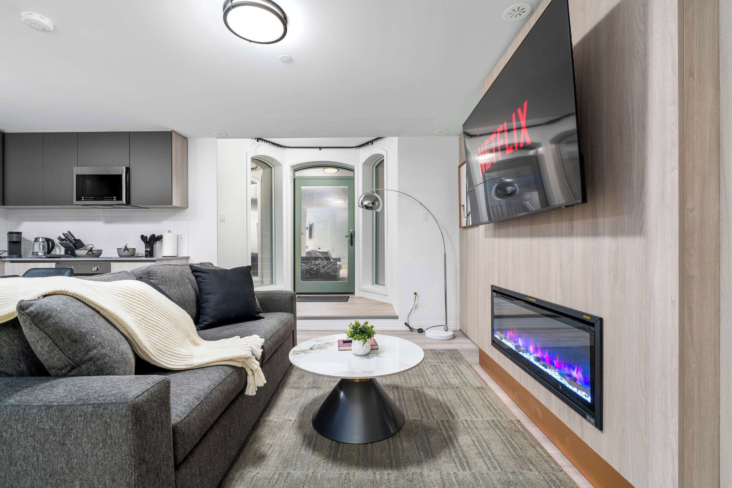 TV, fireplace