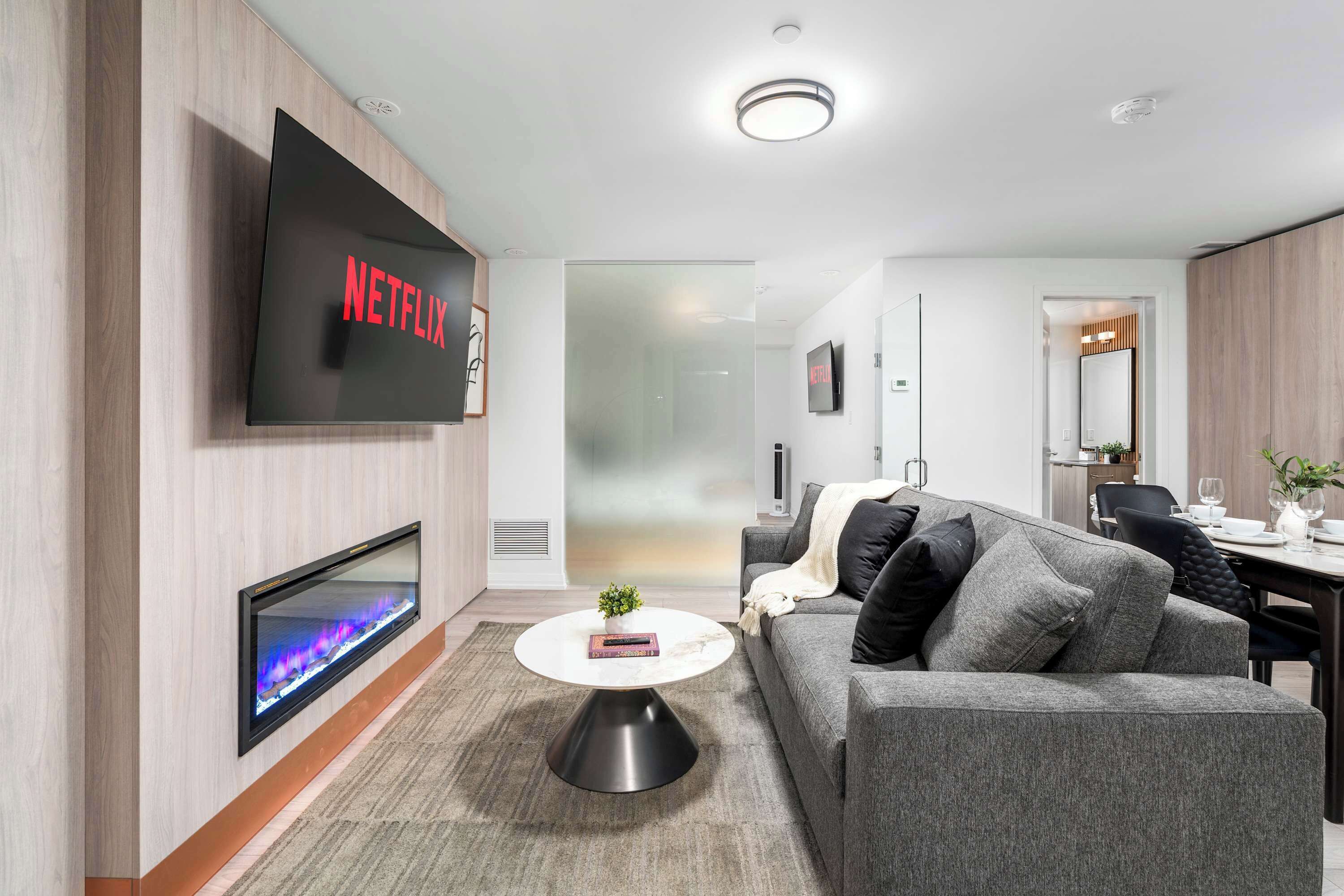 TV, fireplace