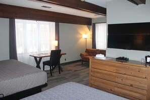 Room - King Standard - 301 (Michigan City)