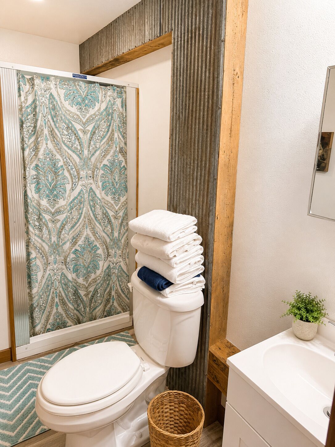 Dusche, Handtücher, Toilettenpapier