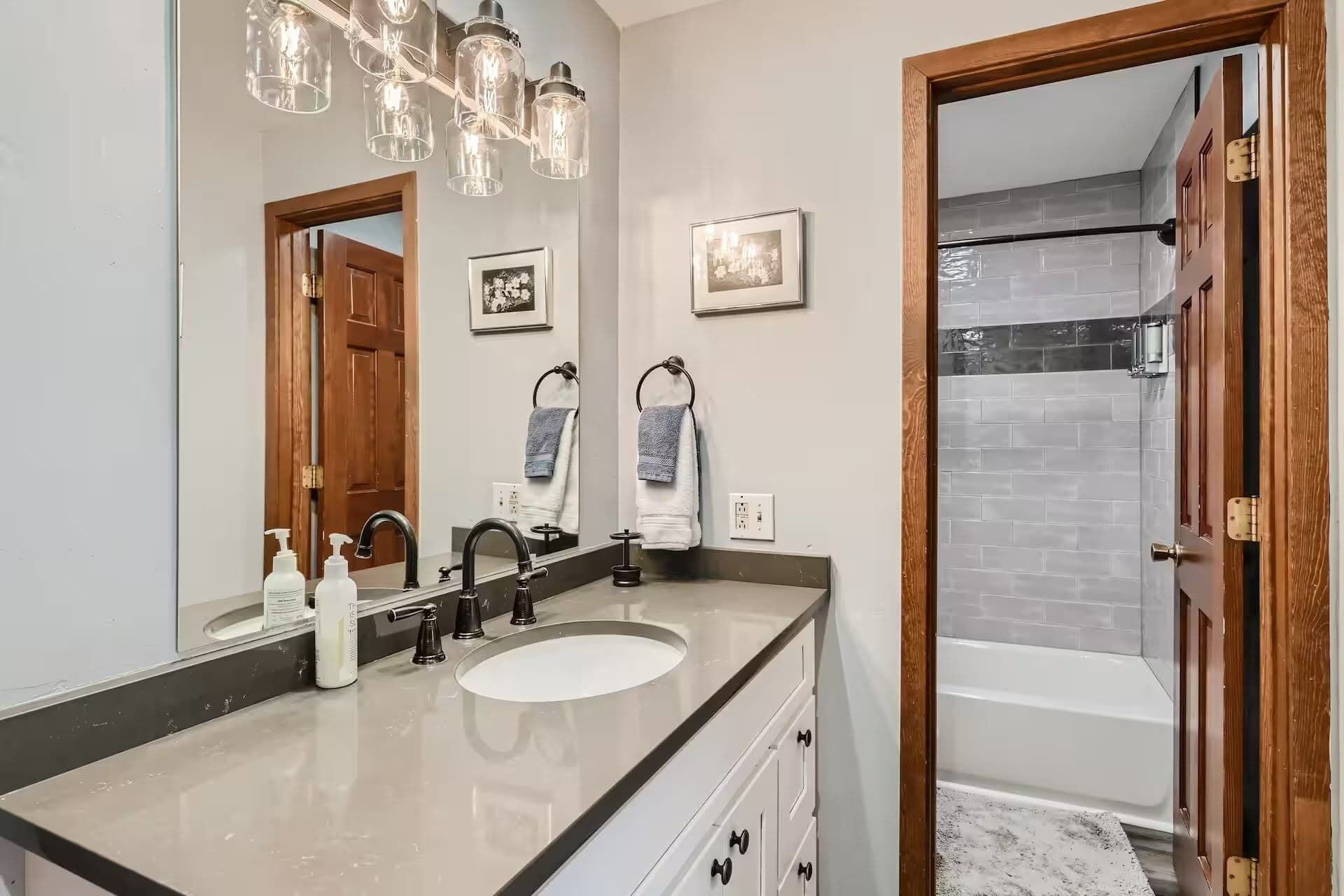 Shower, hair dryer, towels, shampoo
