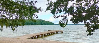 Lakeside Holiday Villa, Private Garden