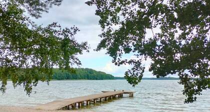 Lakeside Holiday Villa, Private Garden