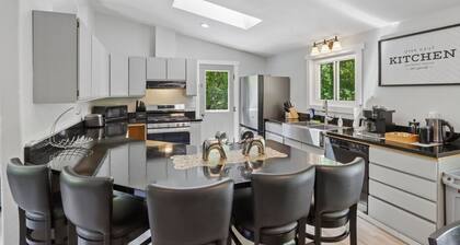 Arbor House - A House for Families & Friends