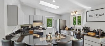Arbor House - A House for Families & Friends