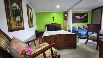 1 bedroom, iron/ironing board, WiFi (free), bed sheets