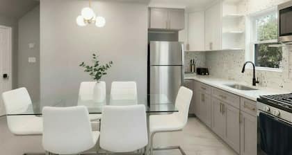 5-bedroom apartment in superb Yonkers with AC for relaxing stays