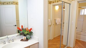Bathroom - Princeville Getaway Near Beaches & Spacious 1BR Island Villa Stay (Princeville)