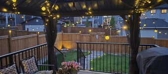 Spacious and cozy 1 Bedroom suite close to Calgary,Canmore and Banff Ntnl park.