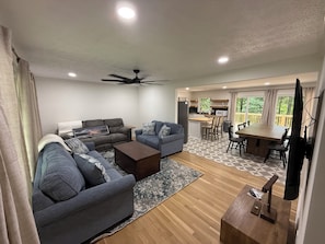 Living area - Lakefront 5BR Retreat w/ Private Dock  —Boat Ramp Across Street — Sleeps 10+ (Clarksville)
