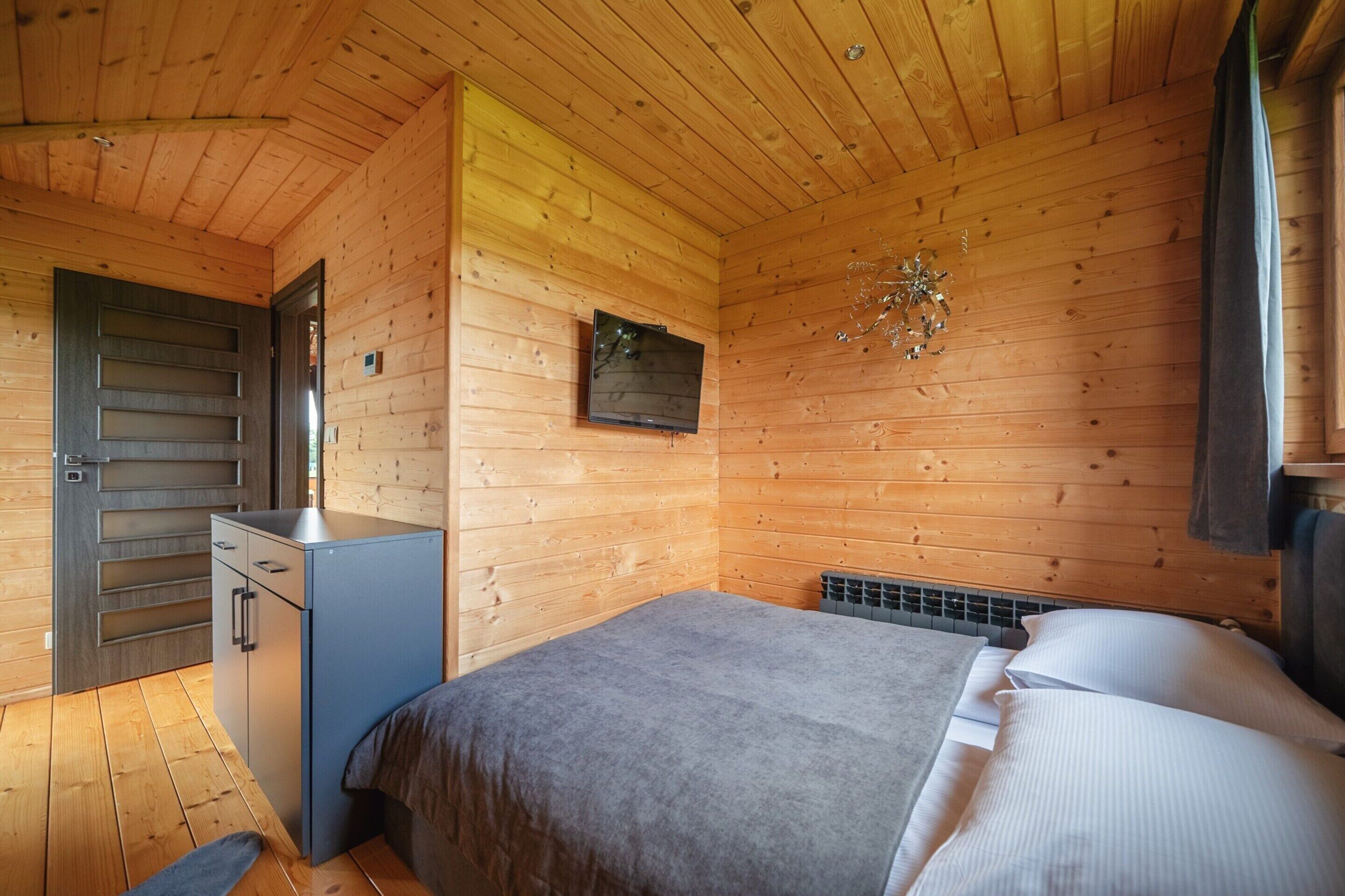 House | 2 bedrooms, individually furnished, bed sheets