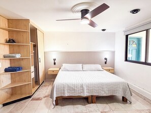 Room - Charming Loft Steps to the Malecon (Mazatlán)