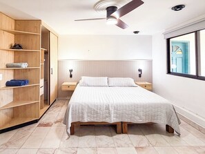 Room - Charming Loft Steps to the Malecon (Mazatlán)
