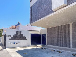 Exterior - Charming Apartment w/ Pool 3 Blocks to Beach (Mazatlan)