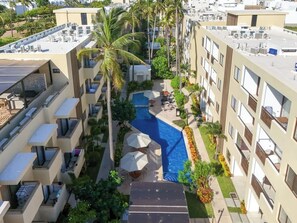 Exterior - Poolfront Apartment Steps from Playa Cerritos (Mazatlán)
