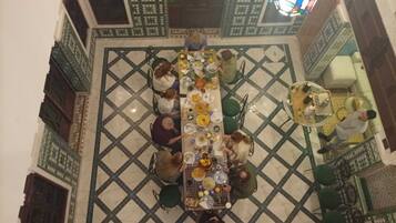 مطعم