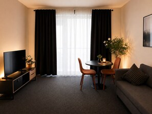 Deluxe Studio, Courtyard View | Living area - Nordstay Turku (Turku)