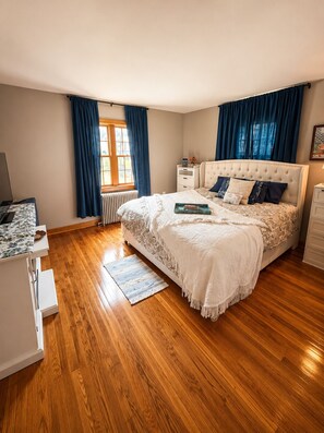 2 bedrooms, WiFi (free), bed sheets
