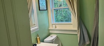 Alma’s Garden Inn – Grand Executive Suite 2BR King & Queen