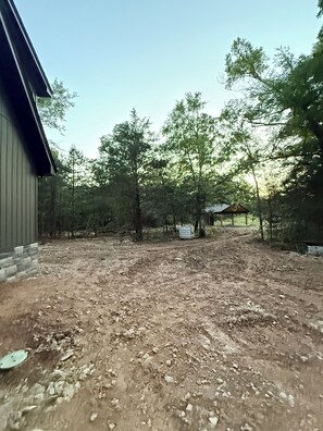 Property grounds - Oua-chill-ita!  Secluded cabin minutes from North Shore Marine on Lake Ouachita. (Jessieville)