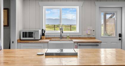 Charming studio apartment on working hobby farm