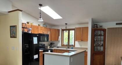 Charming 3/4 Bedroom 3 bath with AC summer rental located in Narragansett.
