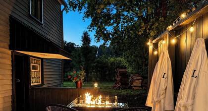 Romantic Moody Suite Private Hot Tub