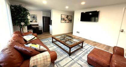 Modern 2BR Retreat near Light Rail, Seward Park 54