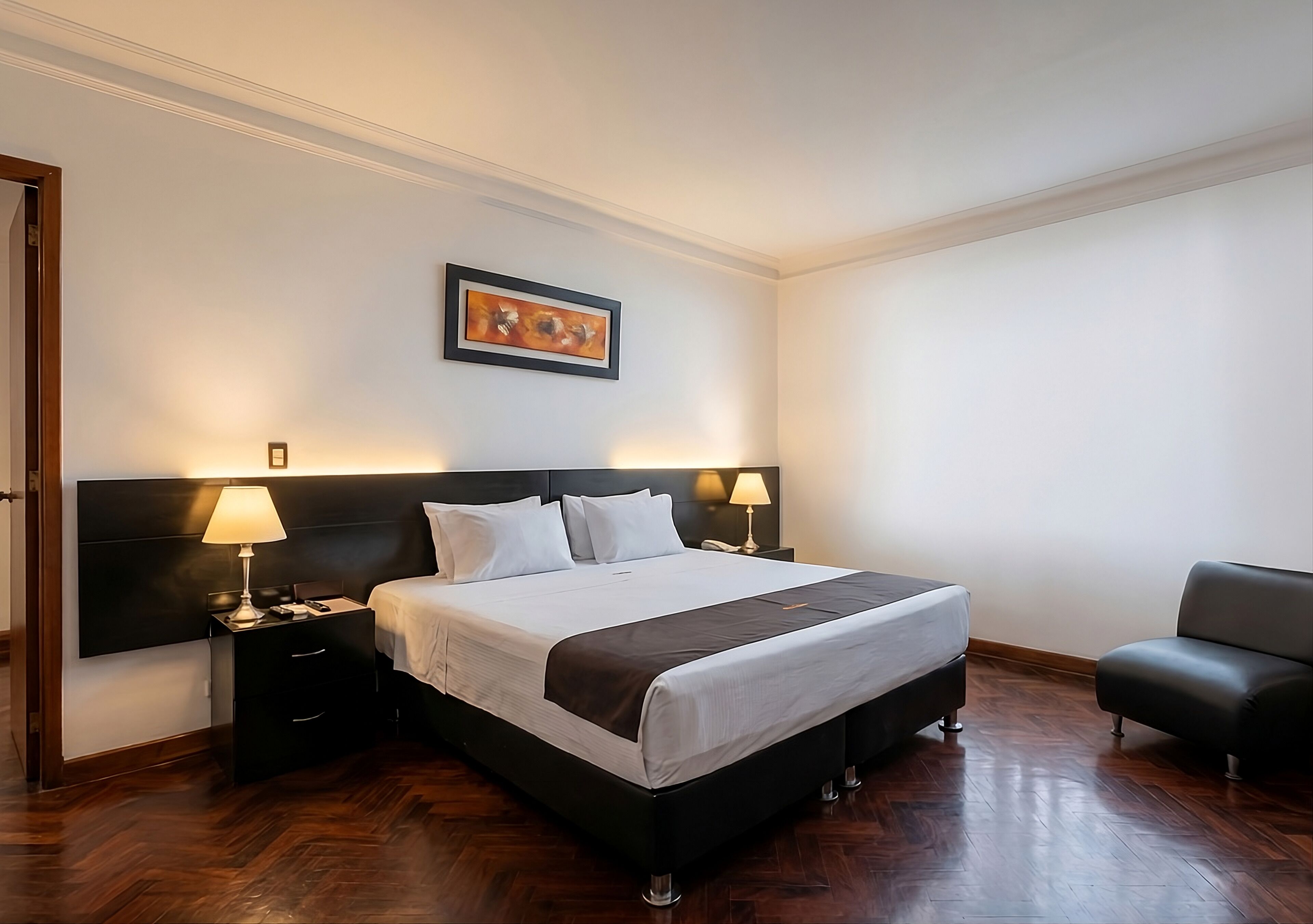 Singola Deluxe, vista città | Una cassaforte in camera, una scrivania, Wi-Fi gratuito