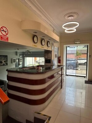 Lobby - De Ville Inn (Miraflores)