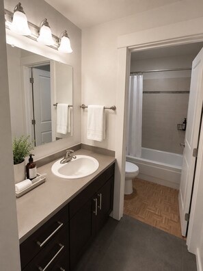 Bathroom - 3 bed peaceful downtown Kirkland condo (Kirkland)