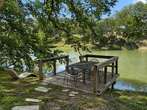 Outdoor dining - Off The Hook - Riverfront, Sleeps 10 w/ Bunk House (New Braunfels)